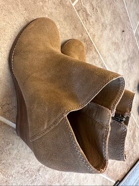 Lucky Brand Tan Suede Wedge Booties with Side Zip